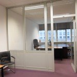 Poslovna stavba Brinje stoji za Bežigradom ob Dunajski cesti.