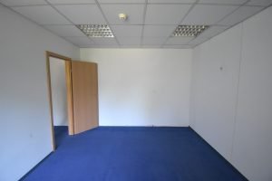 Poslovna stavba Delo