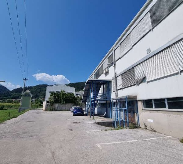 NAPRODAJ Proizvodno - skladiščni in pisarniški prostori, Blejska Dobrava