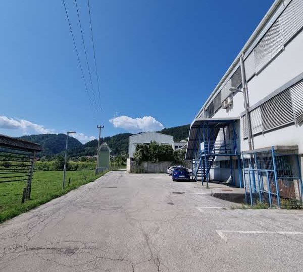 NAPRODAJ Proizvodno - skladiščni in pisarniški prostori, Blejska Dobrava