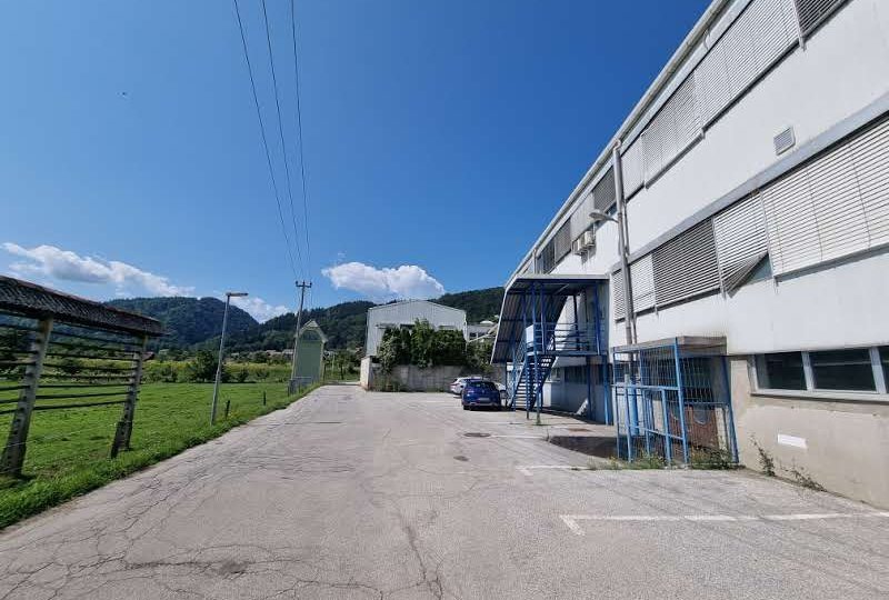 NAPRODAJ Proizvodno - skladiščni in pisarniški prostori, Blejska Dobrava
