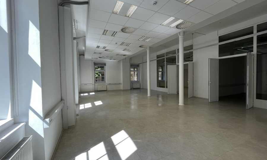 Tobačna - Tržaška 2